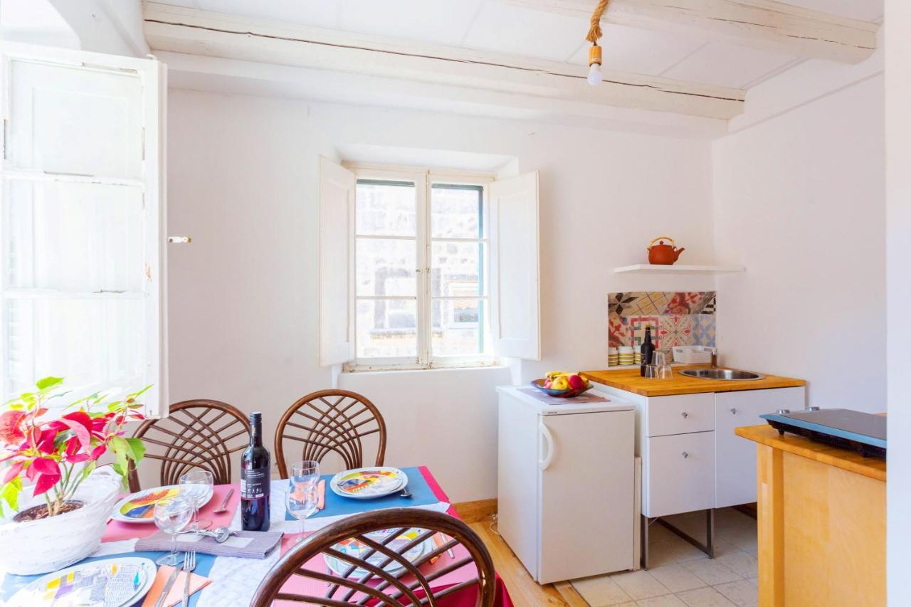 Summer Dream Old City Apartment ドゥブロブニク エクステリア 写真